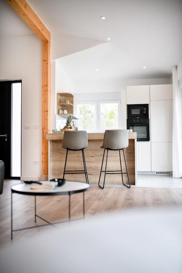Wonderful Holiday House Bruno With Heated Pool Zadar Exteriér fotografie