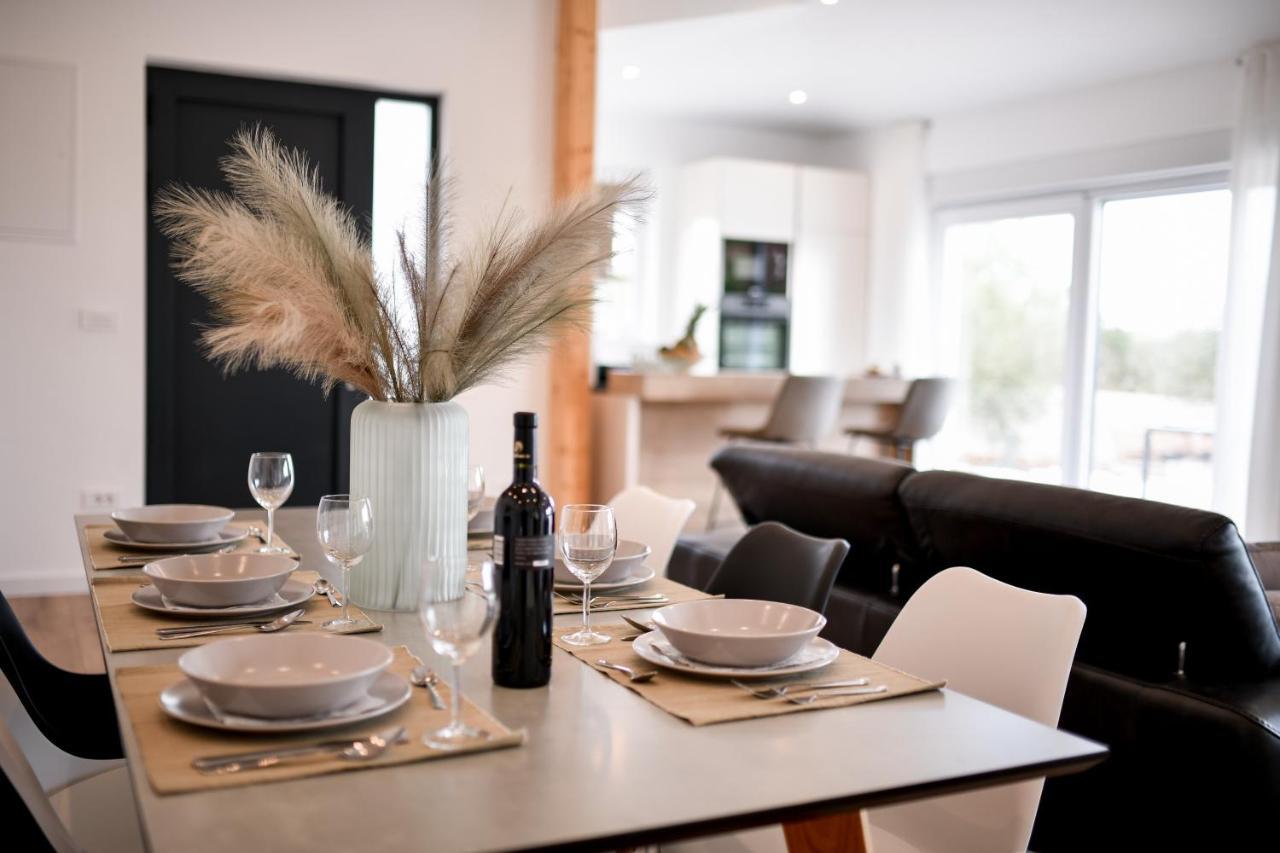 Wonderful Holiday House Bruno With Heated Pool Zadar Exteriér fotografie