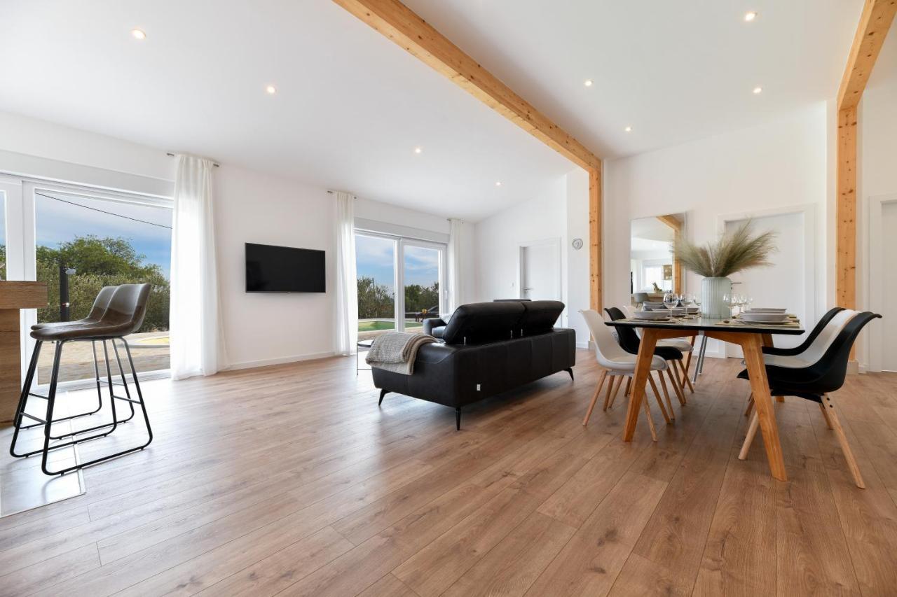 Wonderful Holiday House Bruno With Heated Pool Zadar Exteriér fotografie