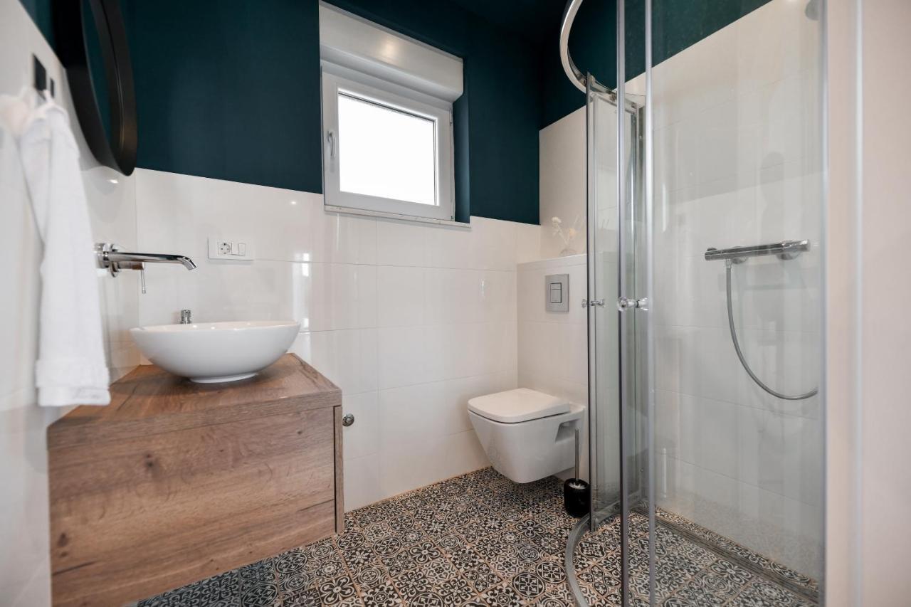 Wonderful Holiday House Bruno With Heated Pool Zadar Exteriér fotografie