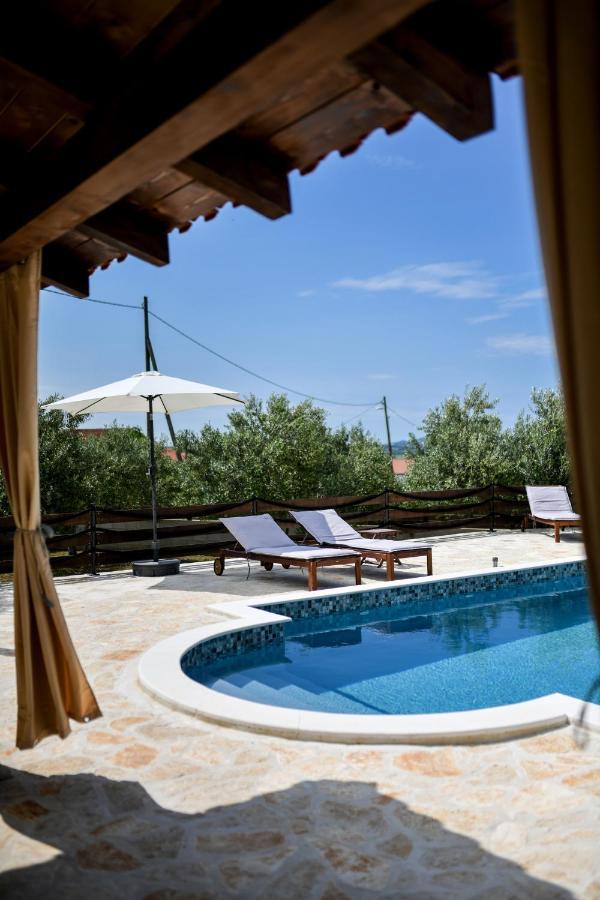 Wonderful Holiday House Bruno With Heated Pool Zadar Exteriér fotografie