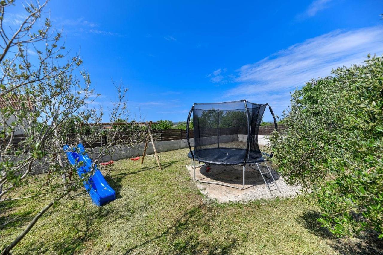 Wonderful Holiday House Bruno With Heated Pool Zadar Exteriér fotografie